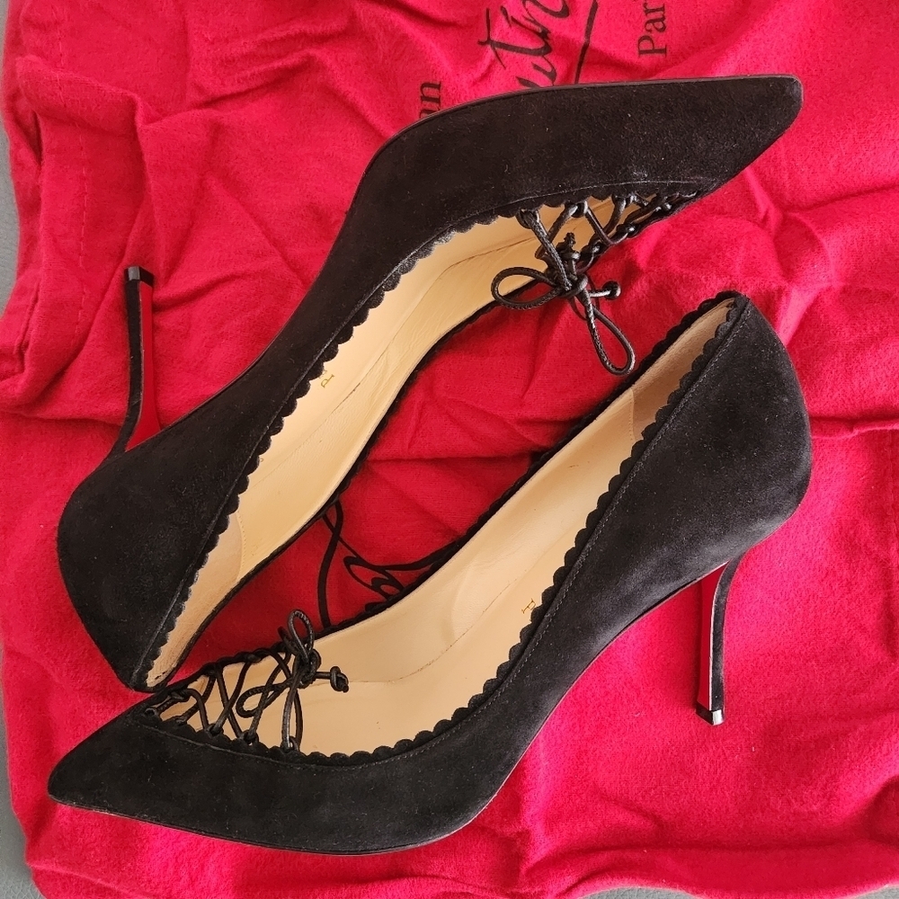 BNIB Christian Louboutin Scalopump, black Suede, sz 10.5